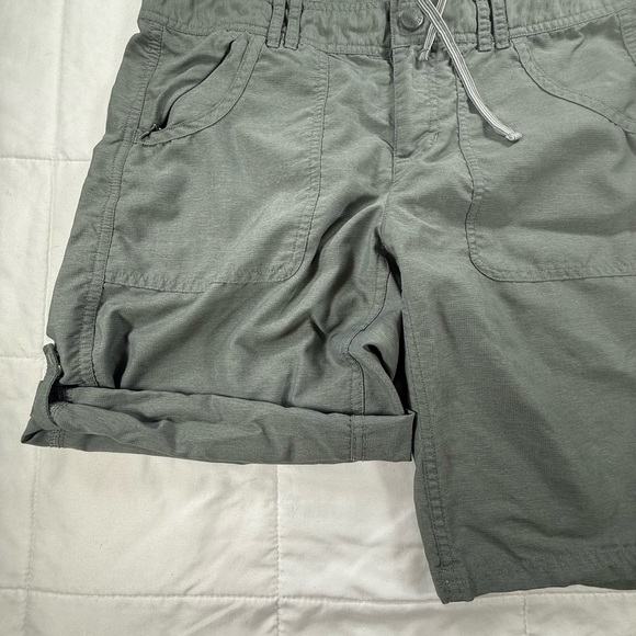 The North Face Woman’s Athletic Green Shorts Size 10 B44. - Picture 5 of 9